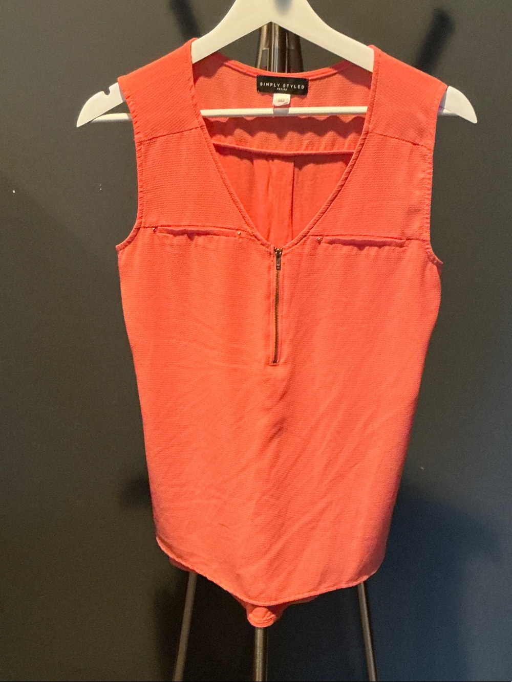 Simply Styled Coral Zip-Front Sleeveless Shell